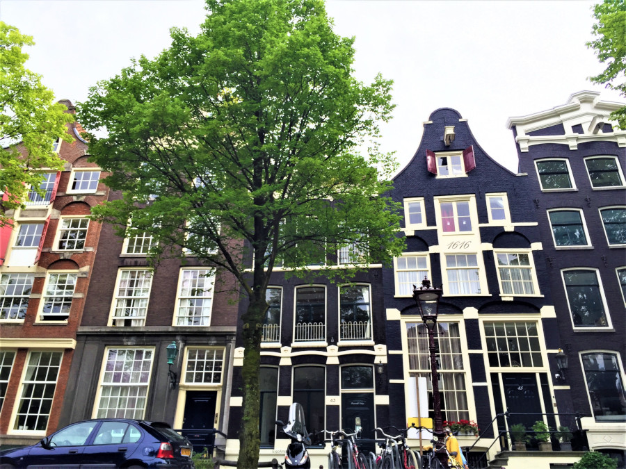 Iconic canal homes of Amsterdam