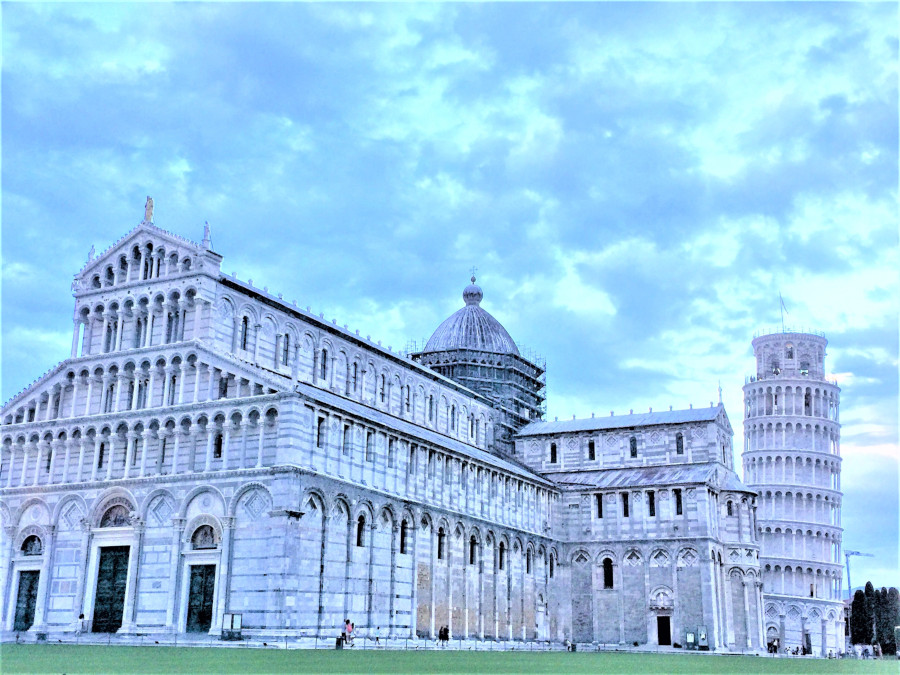 One Day In Pisa, Italy : Exploring the Field of Miracles in Pisa in the evening