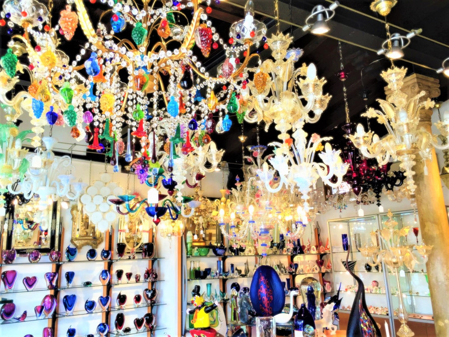 Day Trip to Murano - Chandeliers and glasswork of Murano