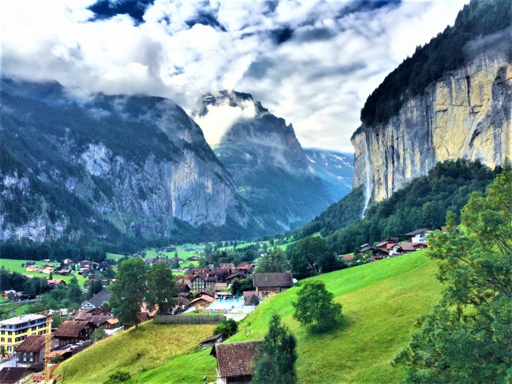 Hiking In Berner Oberland, Switzerland - Land Of Travels